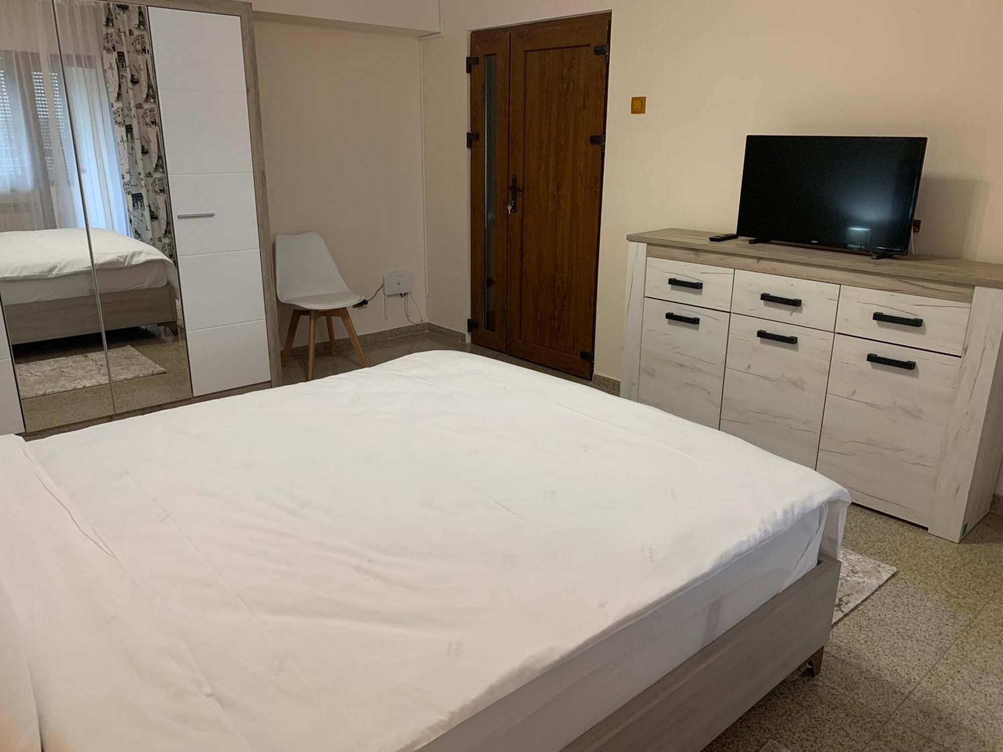 Minerva Ultracentral Apartment Craiova Luaran gambar