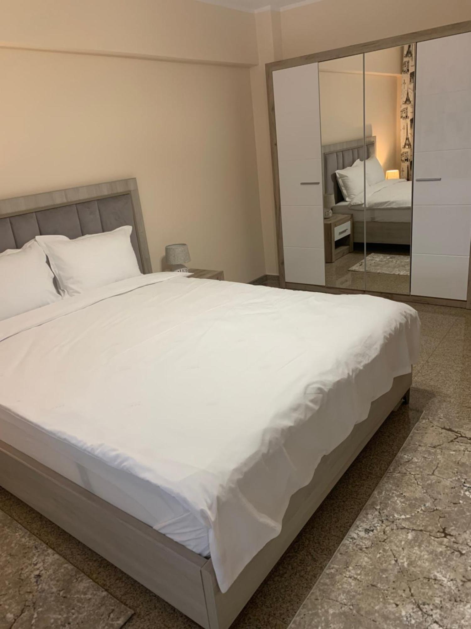Minerva Ultracentral Apartment Craiova Luaran gambar