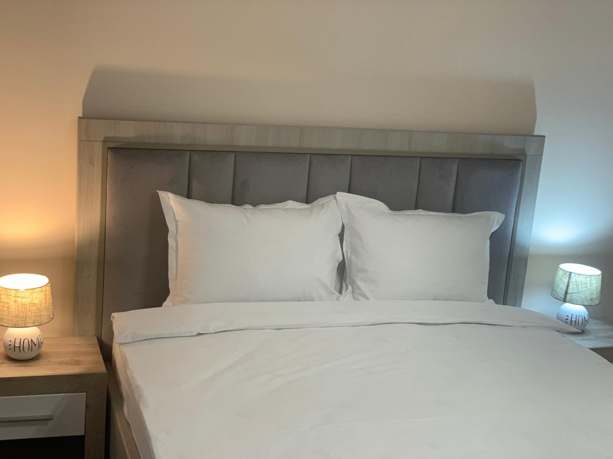 Minerva Ultracentral Apartment Craiova Luaran gambar