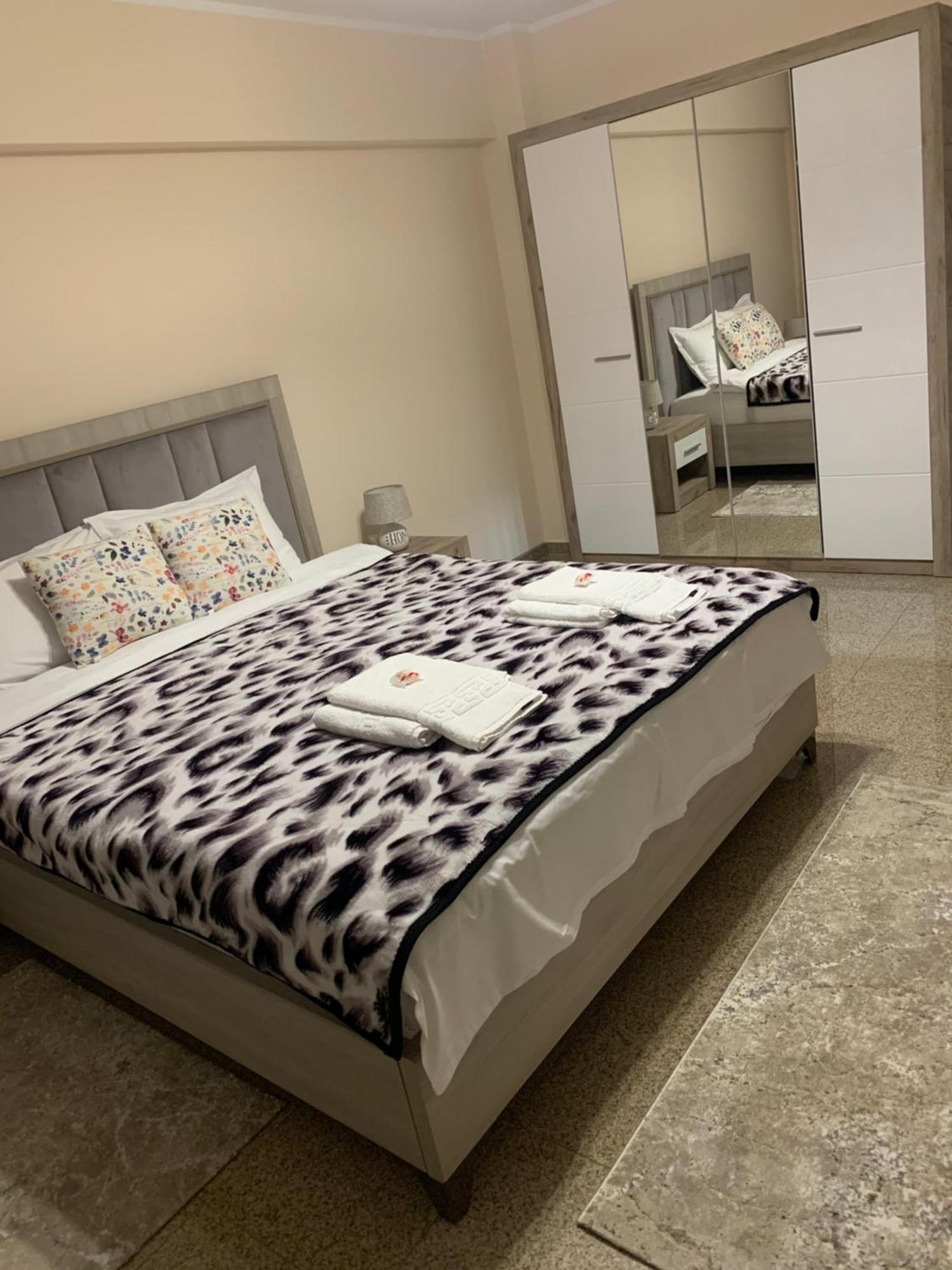 Minerva Ultracentral Apartment Craiova Luaran gambar